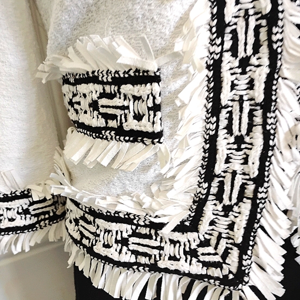 St. John Knit 0 2 4 White Black Boucle Fringe Jacket Santana Knit Skirt Set Suit - Picture 6 of 12